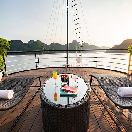 ホテル La Casta Cruise ハロン エクステリア 写真