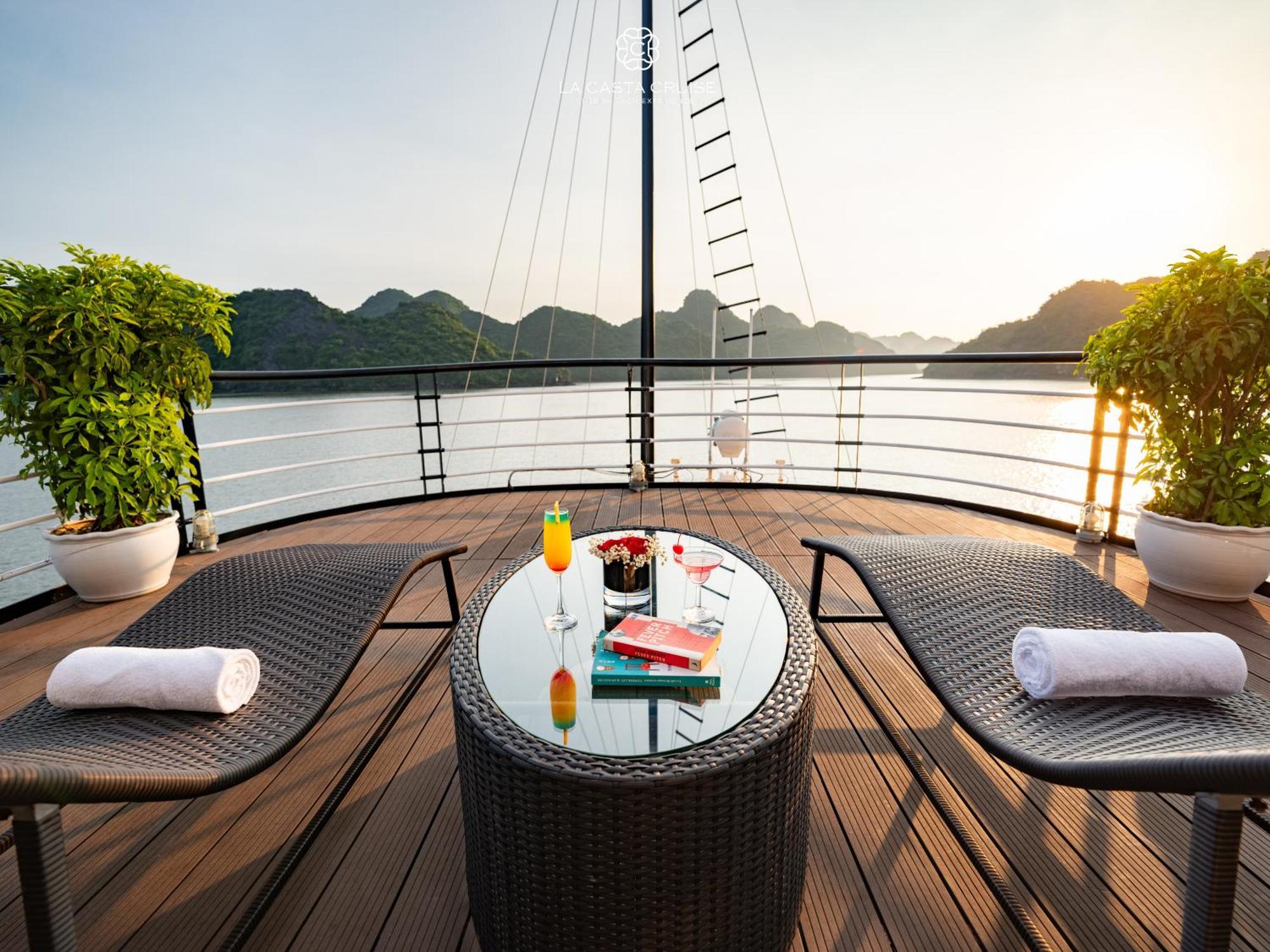 ホテル La Casta Cruise ハロン エクステリア 写真